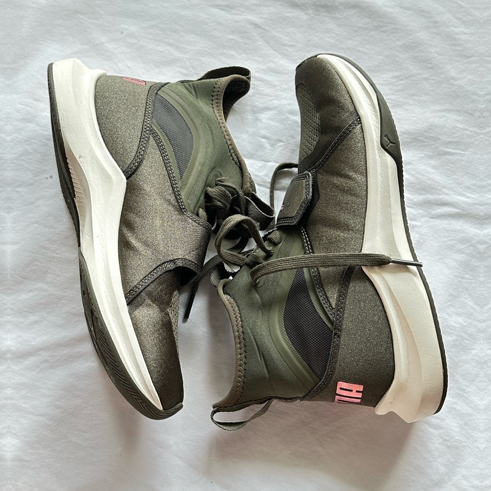 Shoes - Picture 2 of 3